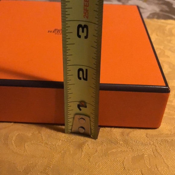 Hermes empty box 6” x 5” x 1/2” in excellent condition and absolutely authentic - Picture 8 of 8